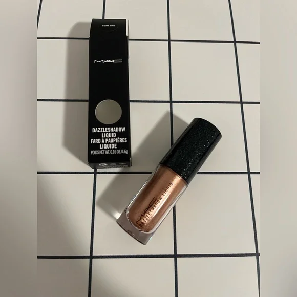 MAC Dazzleshadow Liquid Eyeshadow: Beam Time✨ - Picture 10 of 12